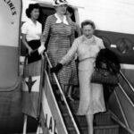 6月1日、伊丹空港に到着したヘレン・ケラー女史